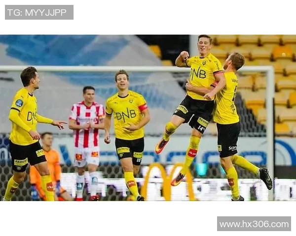 特罗姆与罗森博格激战正酣谁能在这场对决中笑到最后